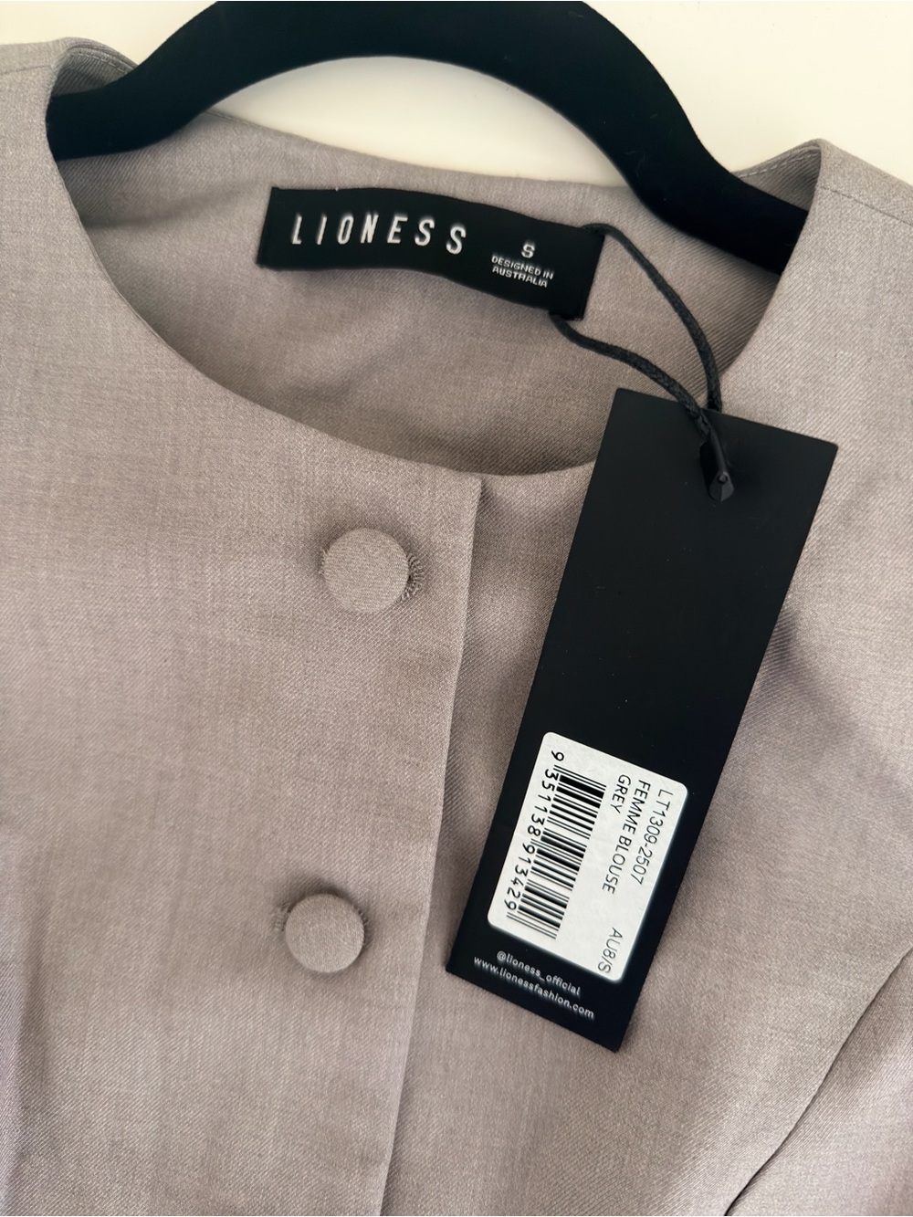 Lioness Light Gray Puff Sleeve Button Front Top - Picture 6 of 8